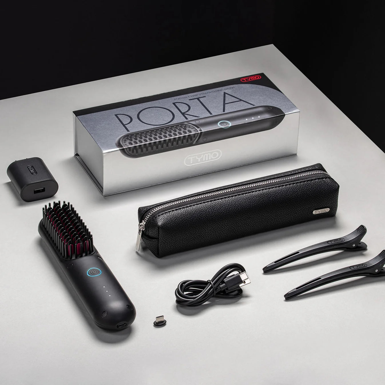 Portable smoothing brush – Tame your unruly strands. In seconds.