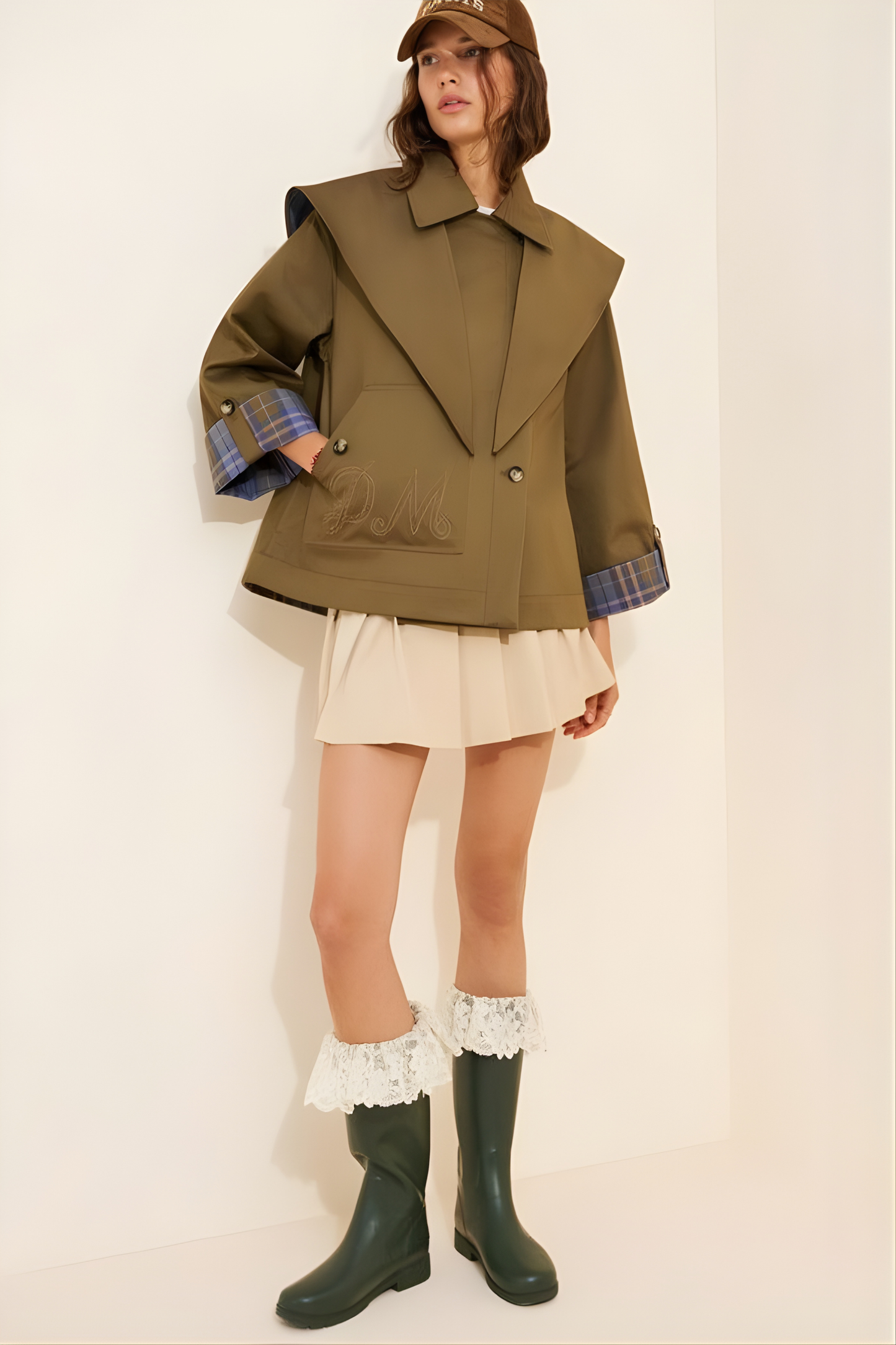 Jerry Crop Trench – Reversible Design for the Fearlessly Stylish ✨