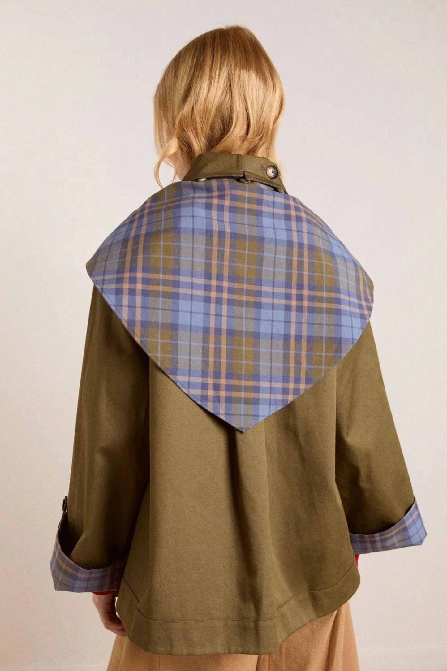 Jerry Crop Trench – Reversible Design for the Fearlessly Stylish ✨
